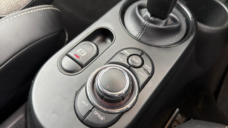 MINI Hatchback 135kW Cooper S Level 2 33kWh 3dr Auto Electric Hatchback